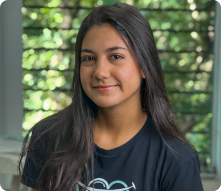 Alice, secretária da clínica odontológica Odonto Voe em Vespasiano, responsável pelo agendamento e atendimento aos pacientes com cordialidade e eficiência.